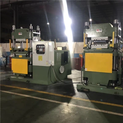 Машина за хидравлична преса за изработка на спирачни накладки